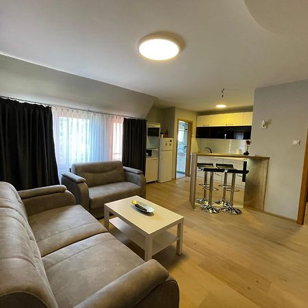 Leo Apartman Ni Kültér fotó