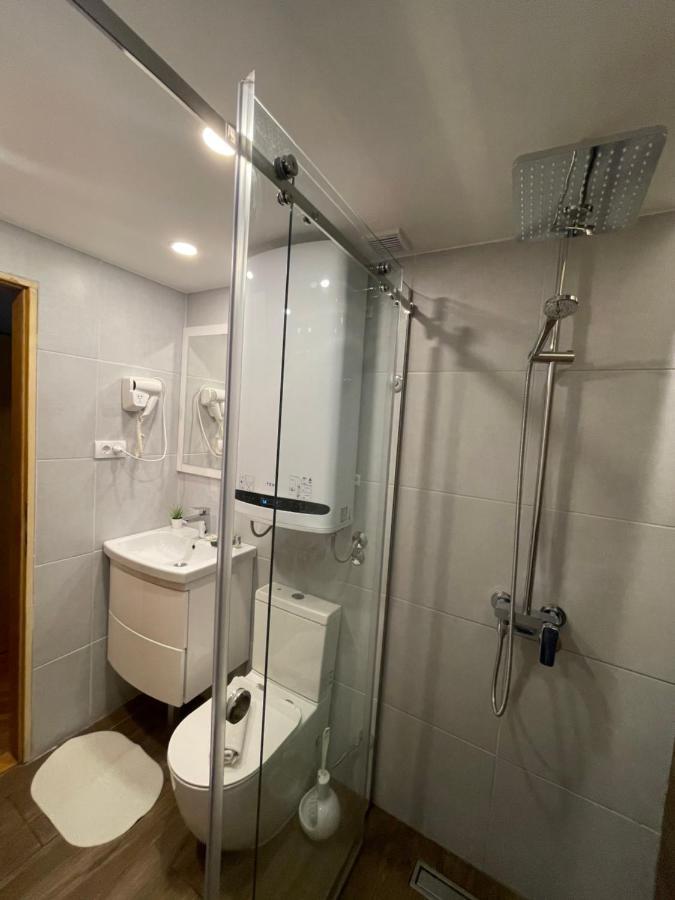 Leo Apartman Ni Kültér fotó