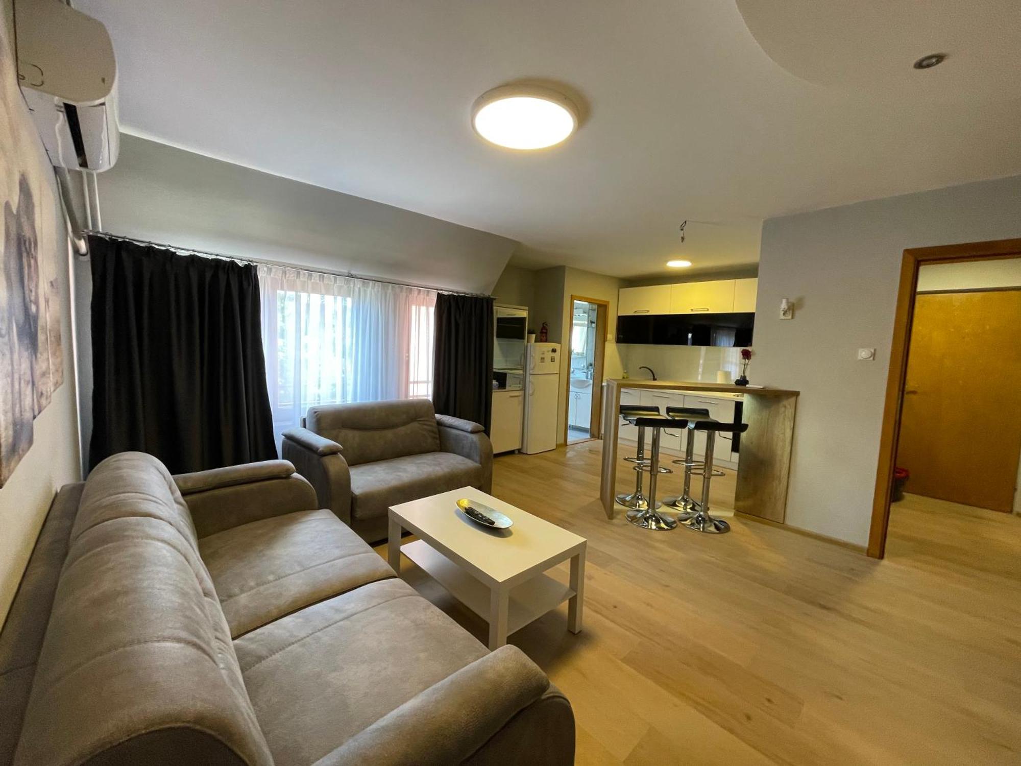 Leo Apartman Ni Kültér fotó
