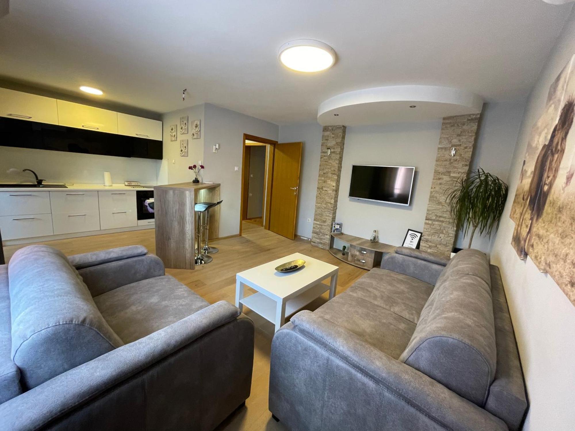 Leo Apartman Ni Kültér fotó