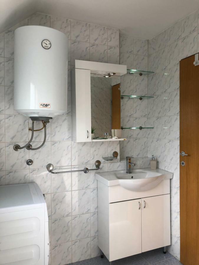 Leo Apartman Ni Kültér fotó