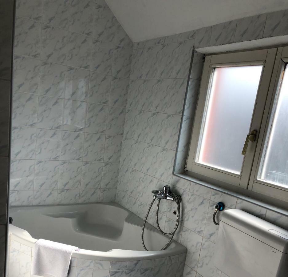 Leo Apartman Ni Kültér fotó